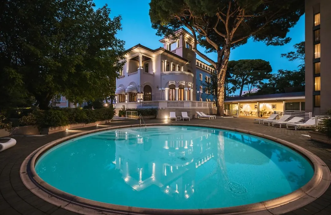 Hotel De La Ville-1