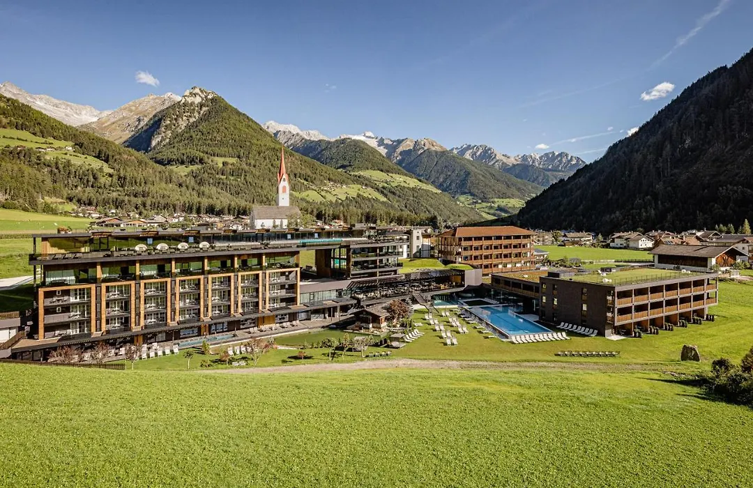 Alpine Luxury Spa Resort Schwarzenstein-1