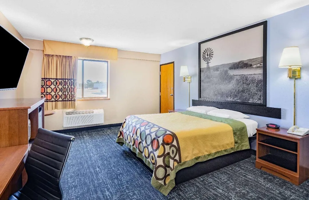 Super 8 By Wyndham Valentine Ne-1