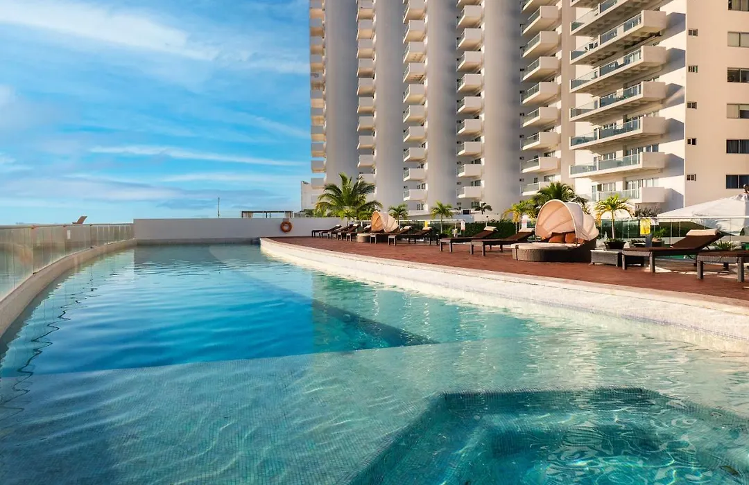 Suites Malecon Cancun-1