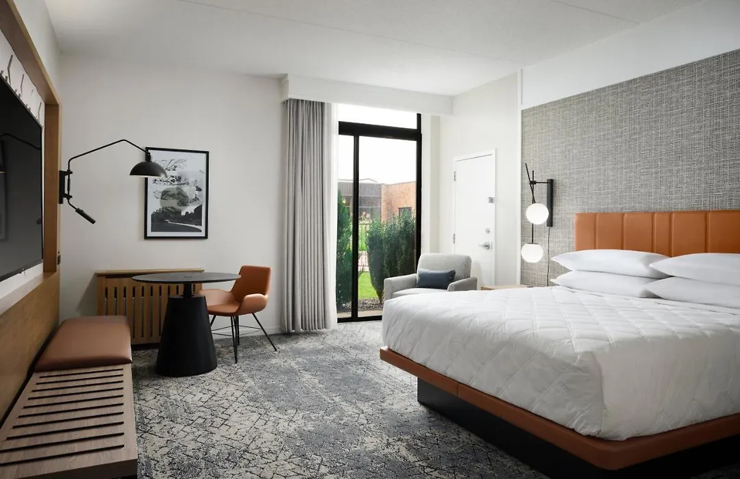 Sheraton Grand Rapids Airport Hotel-1