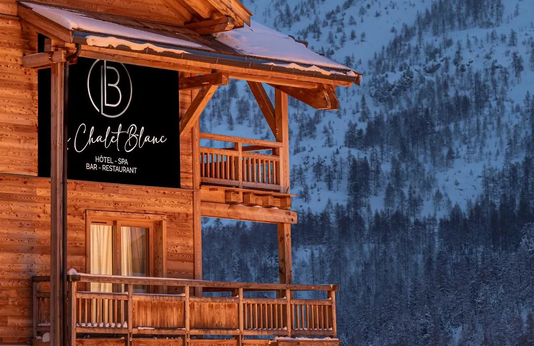 Le Chalet Blanc Hotel & Spa-1