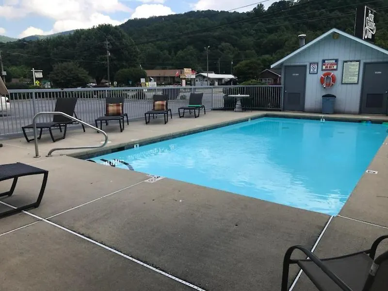Four Seasons Inn-1