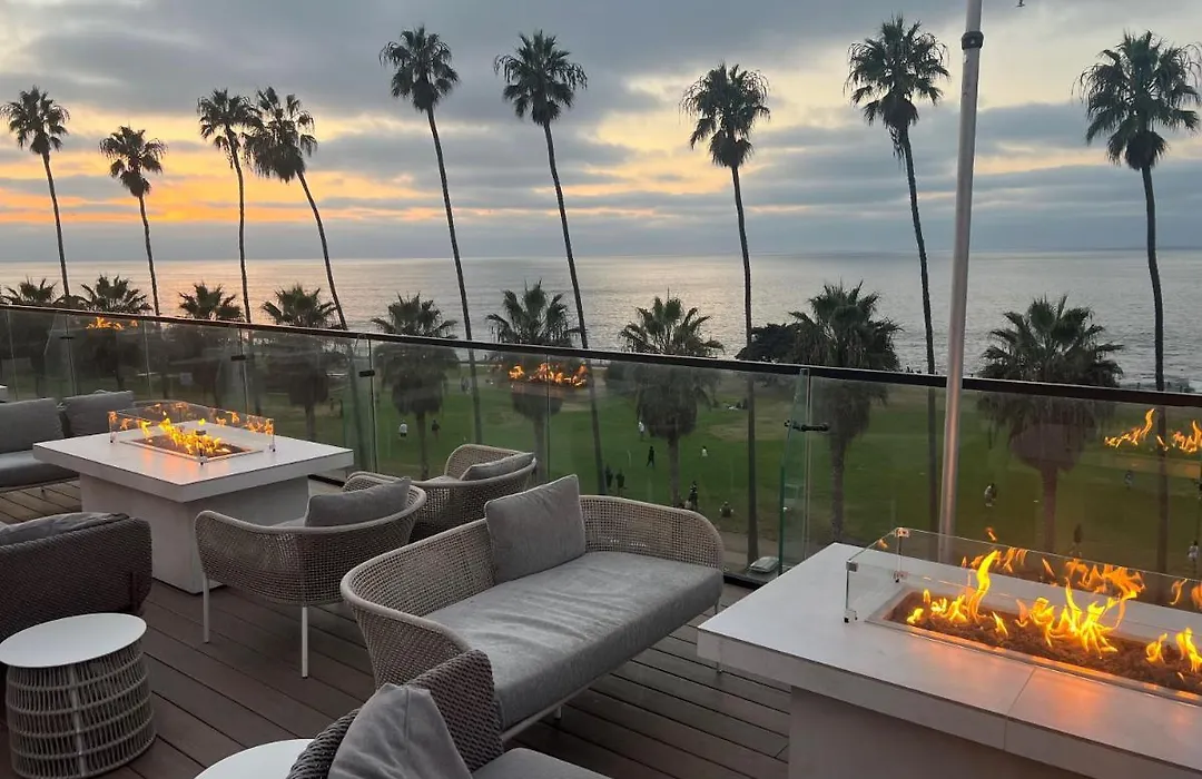 La Jolla Cove Suites-1