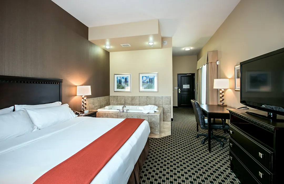 Holiday Inn Express & Suites - Green Bay East By Ihg-1