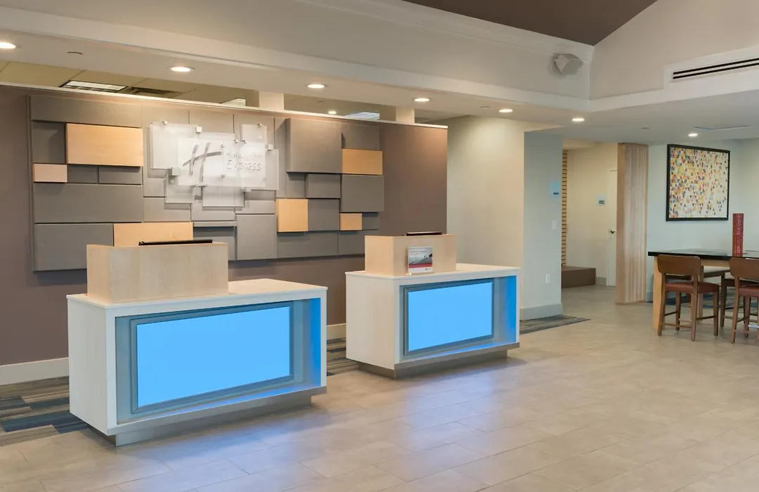 Holiday Inn Express & Suites Springfield By Ihg-1