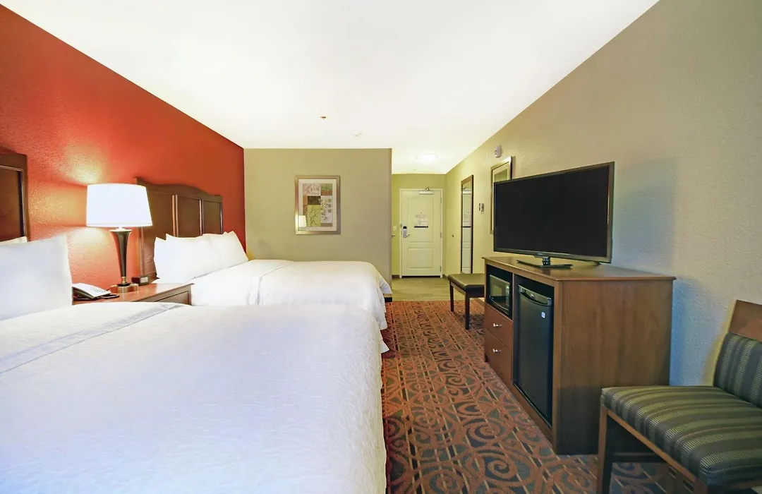 Hampton Inn & Suites Milwaukee/Franklin-1