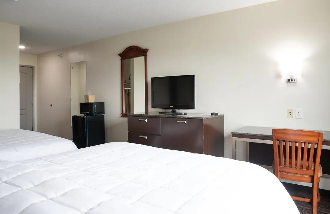Blisspoint Inn & Suites Marion-1