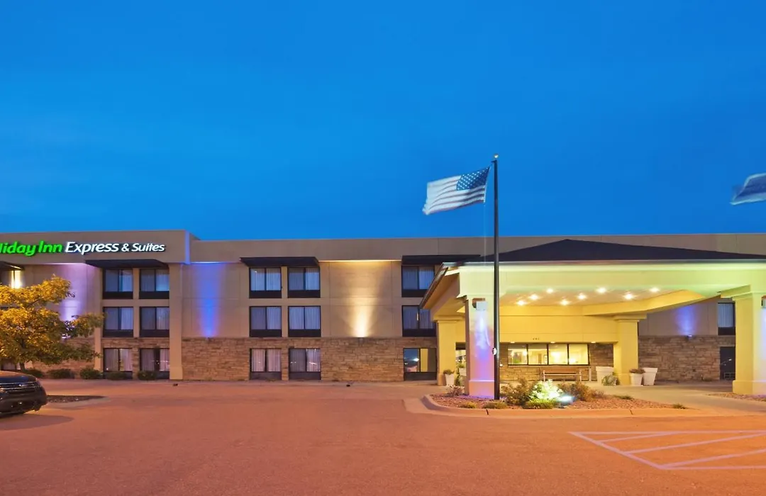 Holiday Inn Express Hotel & Suites Colby By Ihg-1
