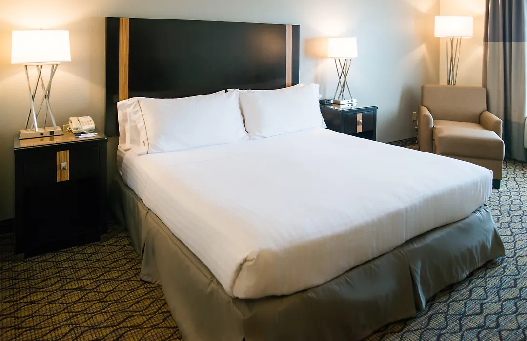 Holiday Inn Express Hotel & Suites Chanhassen By Ihg-1