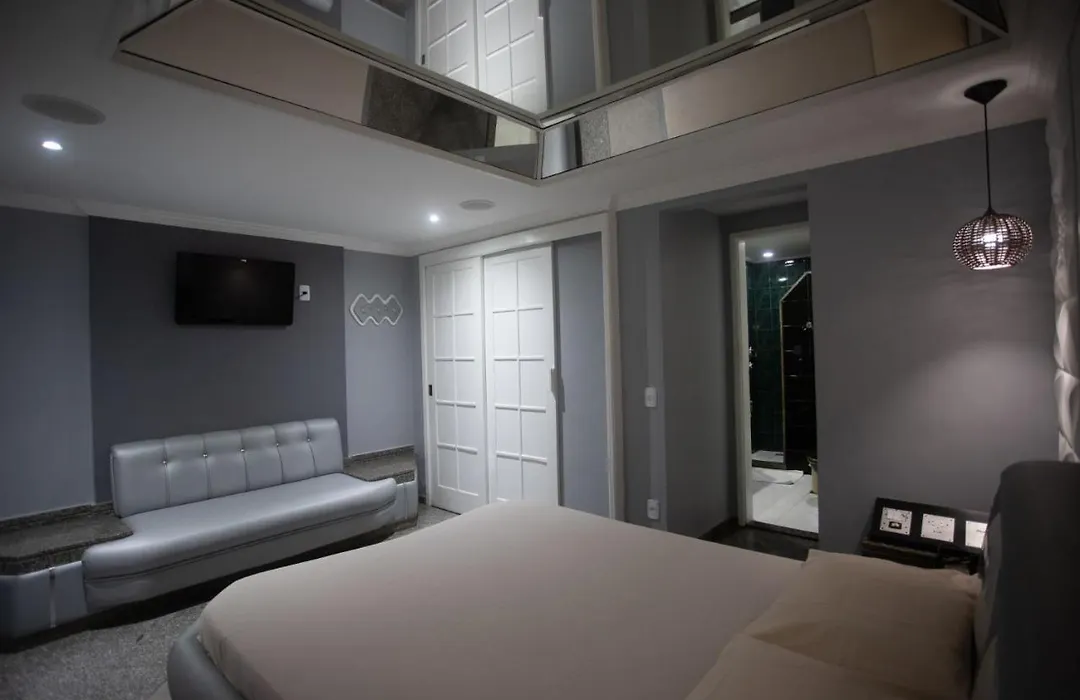 Hotel Show Adult Only-1