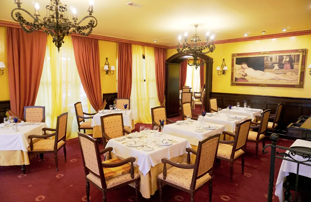Europe Villa Cortes GL-1