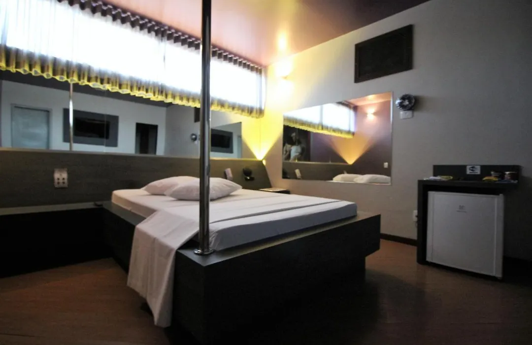 Status Motel-1