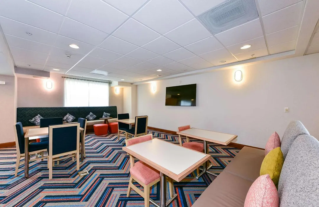 Hampton Inn & Suites Pittsburg-1