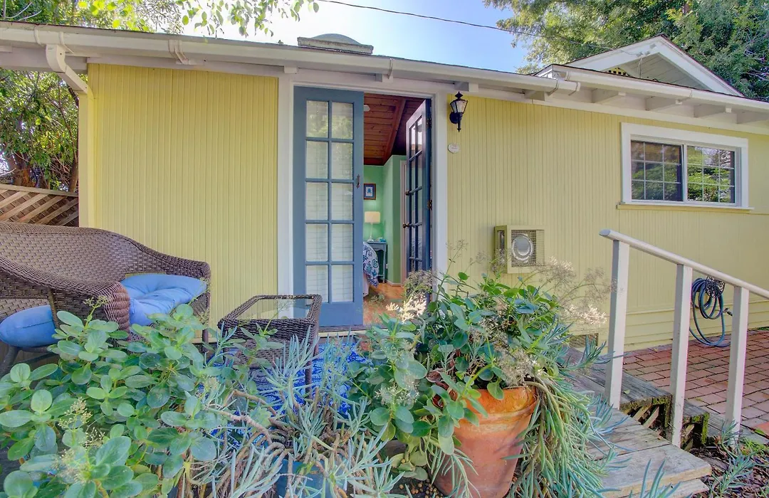 Secret Garden Inn & Cottages-1