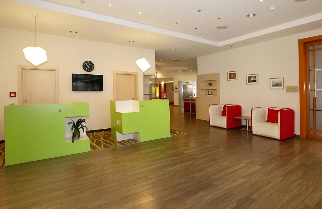 Mercure Hotel Greifswald Am Gorzberg-1