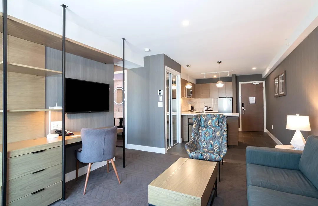 Sandman Signature Calgary Airport Hotel-1