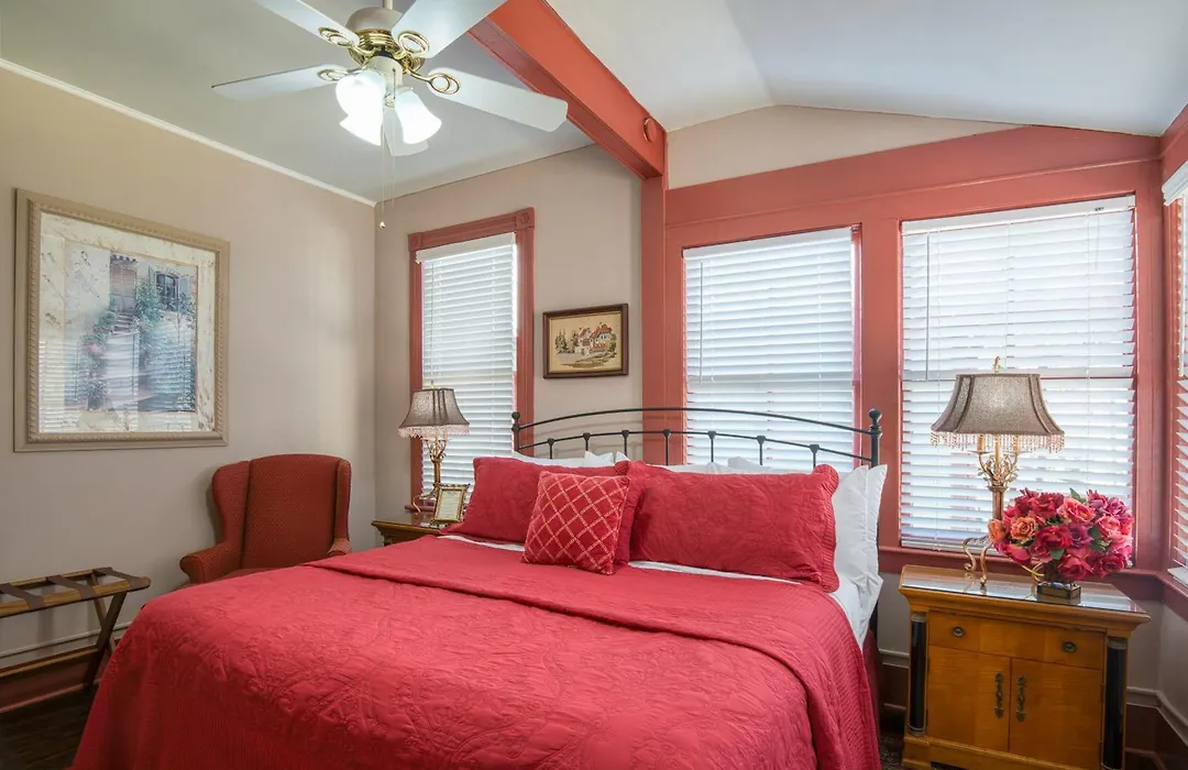 Victorian House Bed And Breakfast-1