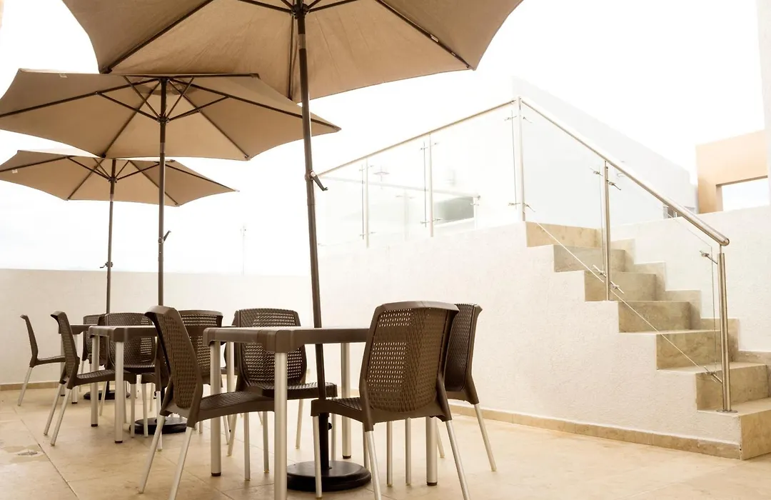 Apartahotel Lion-1