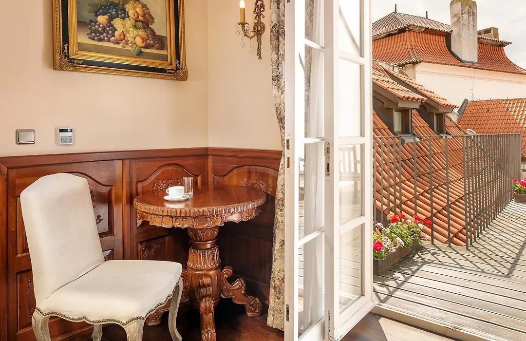 Iron Gate Hotel & Suites Prague By Bhg-1