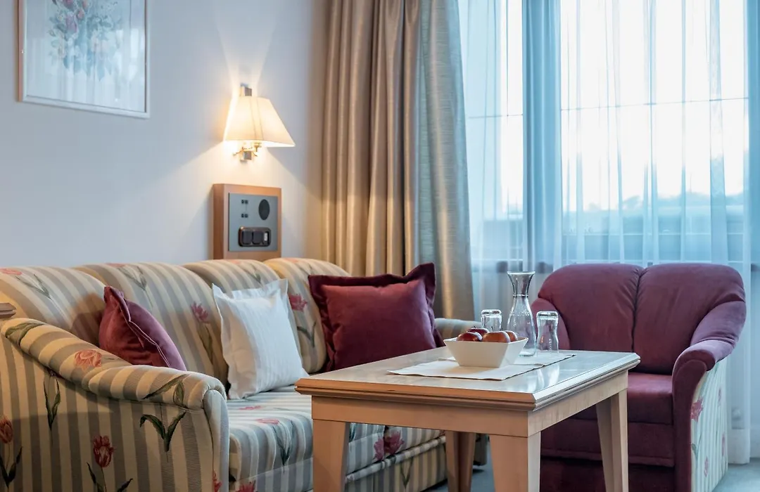 Hotel Alpina Deluxe-1