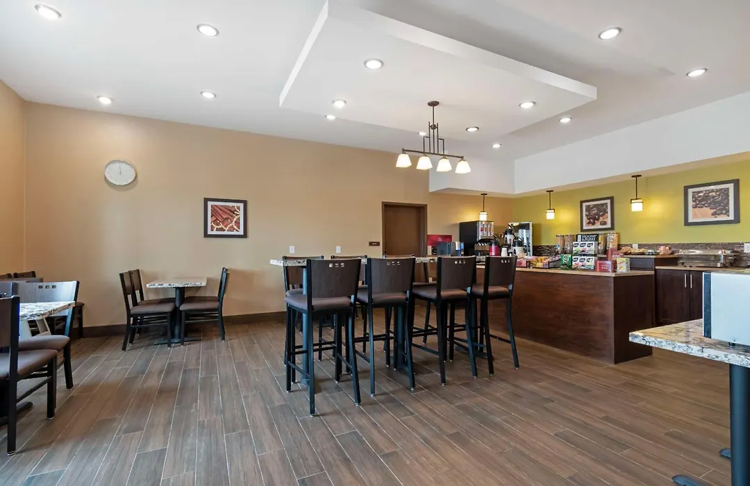 Best Western Plus Moosomin Hotel-1