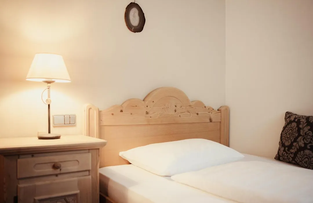 Kristallhotel Corona-Krone-1