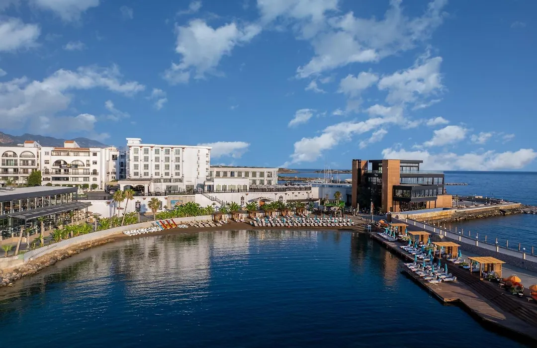 Les Ambassadeurs Hotel Casino&Marina-1