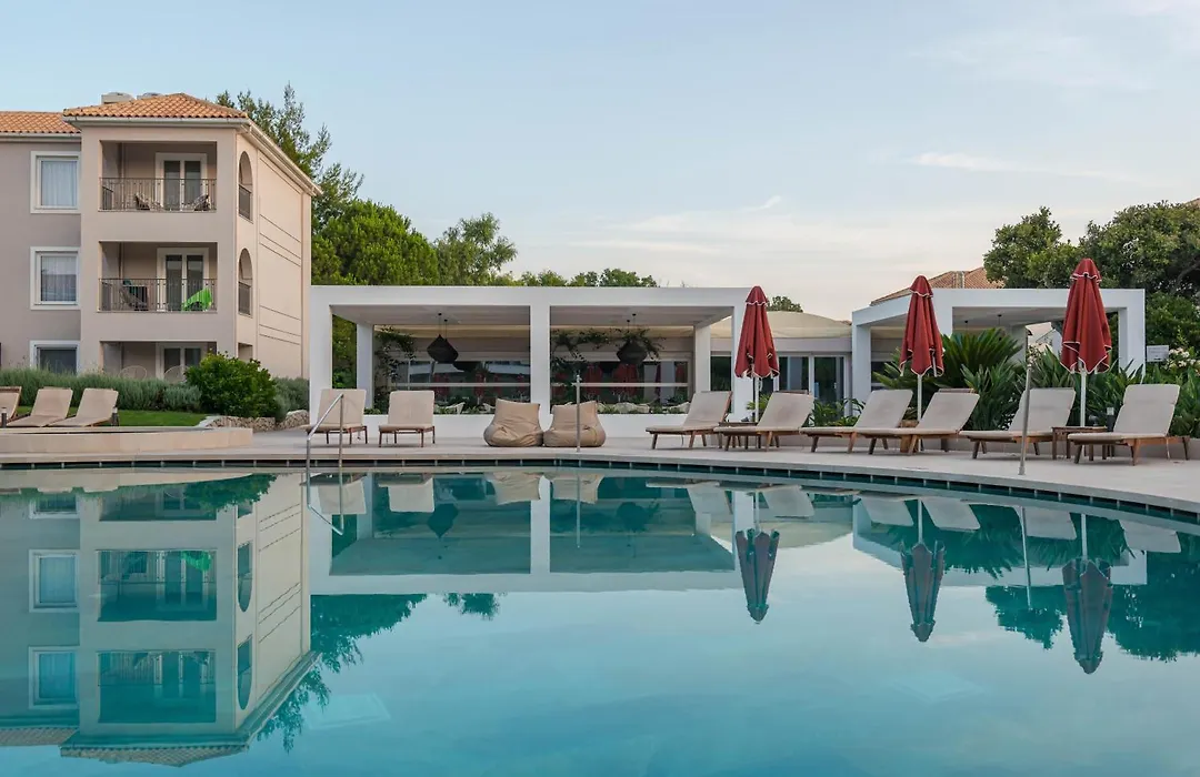 Bitzaro Grande Hotel & Suites-1