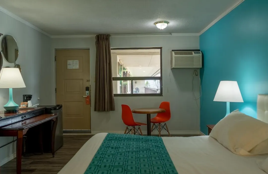 Howard Johnson By Wyndham Niagara Falls-1