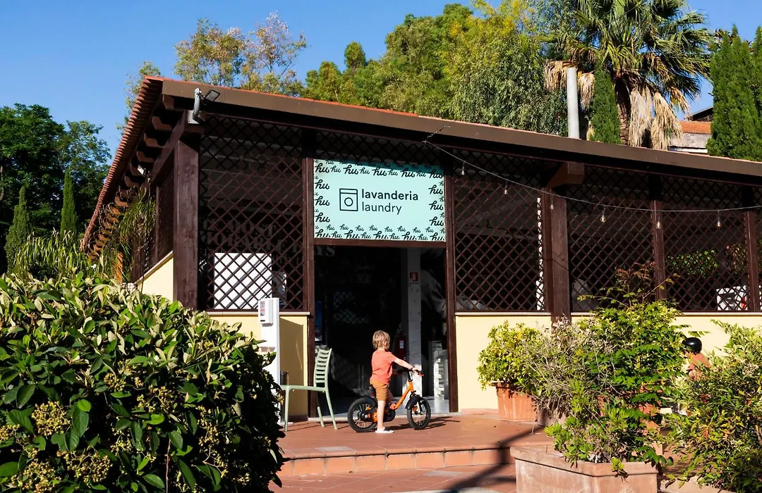 Hu Roma Camping In Town-1