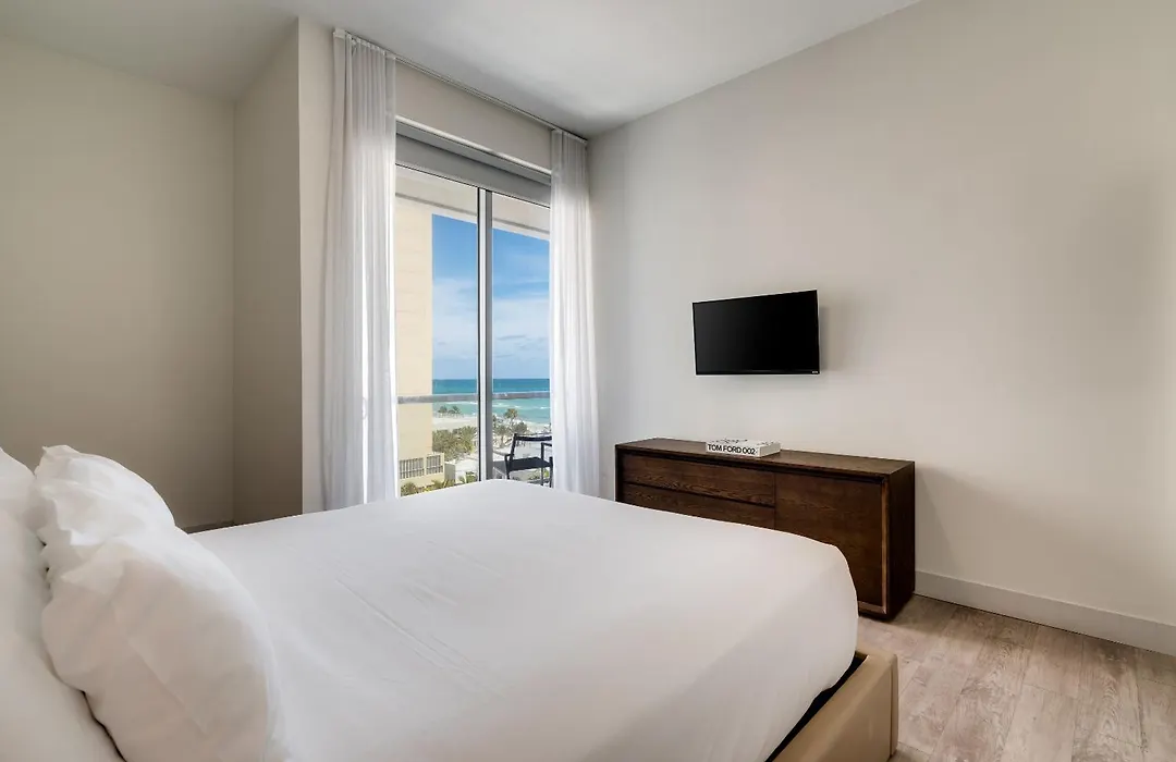 Costa Hollywood Beach Resort - An All Suite Hotel-1