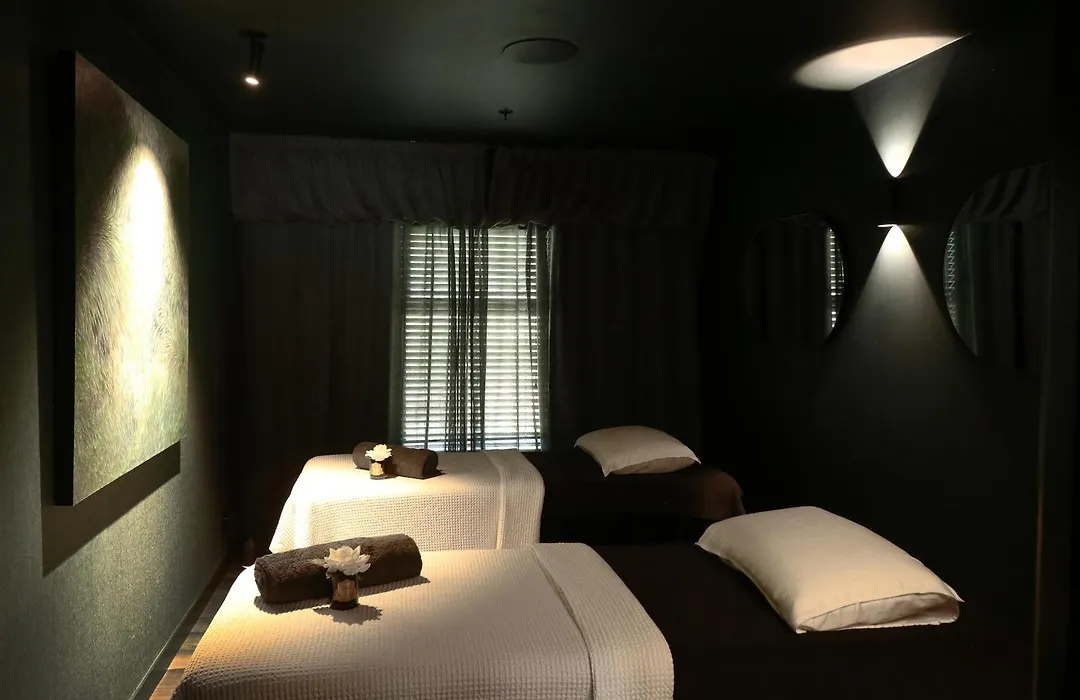 Abstract Hotel-1