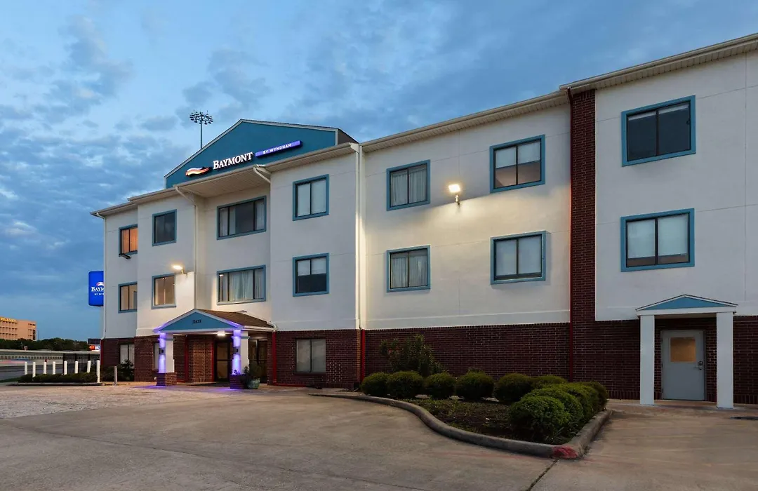 Baymont By Wyndham Houston Brookhollow-1
