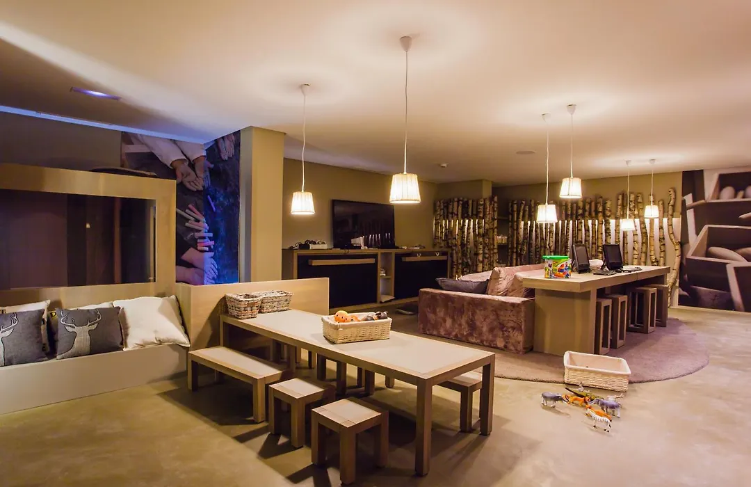 El Lodge, Ski & Spa-1