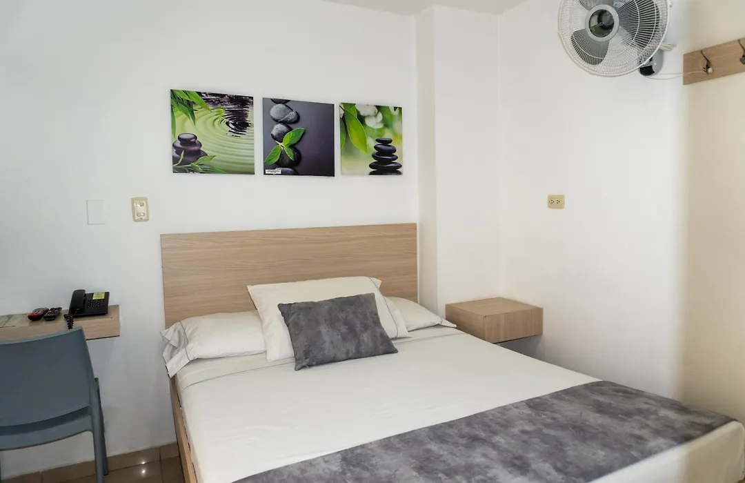Hotel Alcaravan Medellín-1