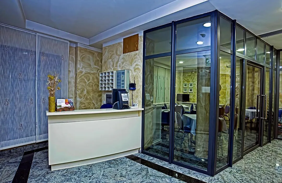 Hostal Stop-1