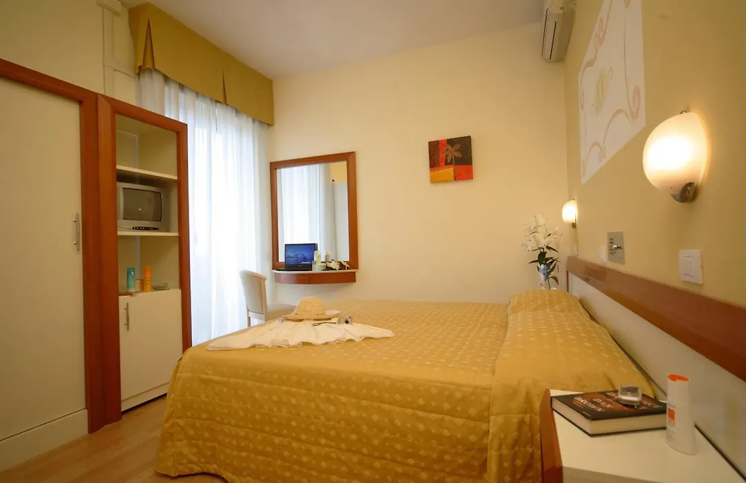 Hotel Aristeo Rimini fronte mare-1