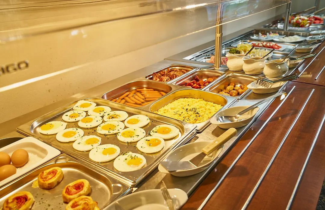 Wellness Hotel Queens-1