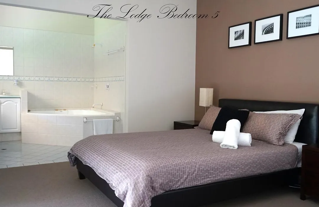 Harmony Forest Cottages & Lake Side Lodge-1