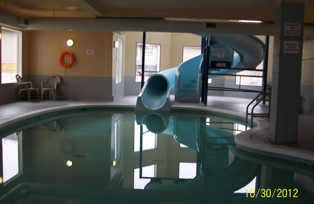 Days Inn By Wyndham Moose Jaw-1