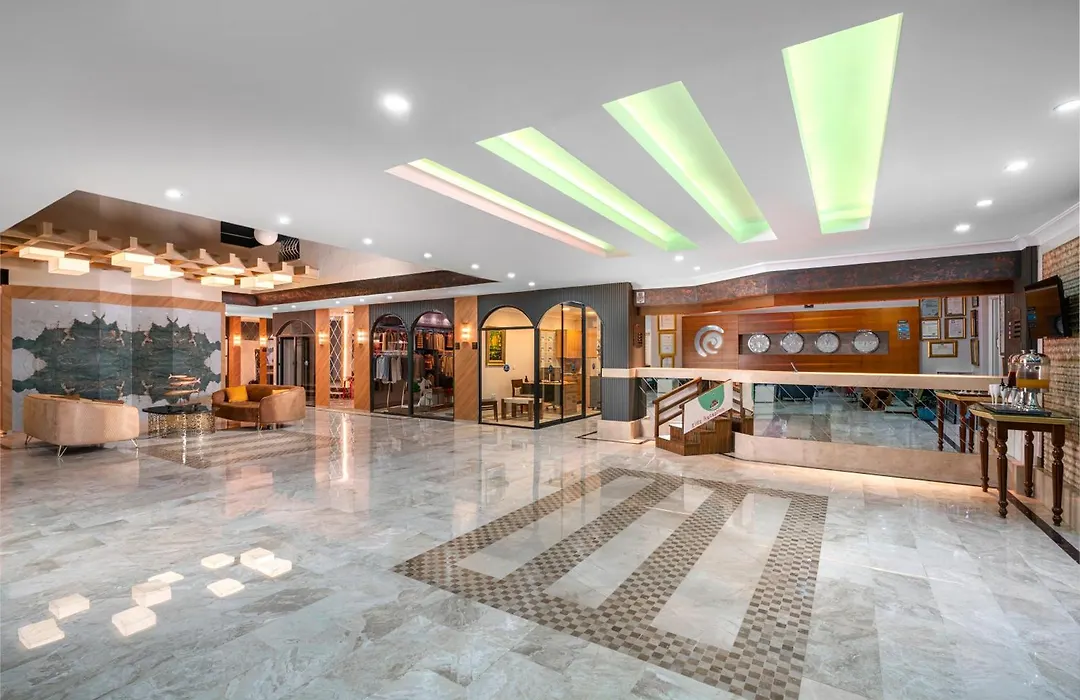 Club Big Blue Suit Hotel-1