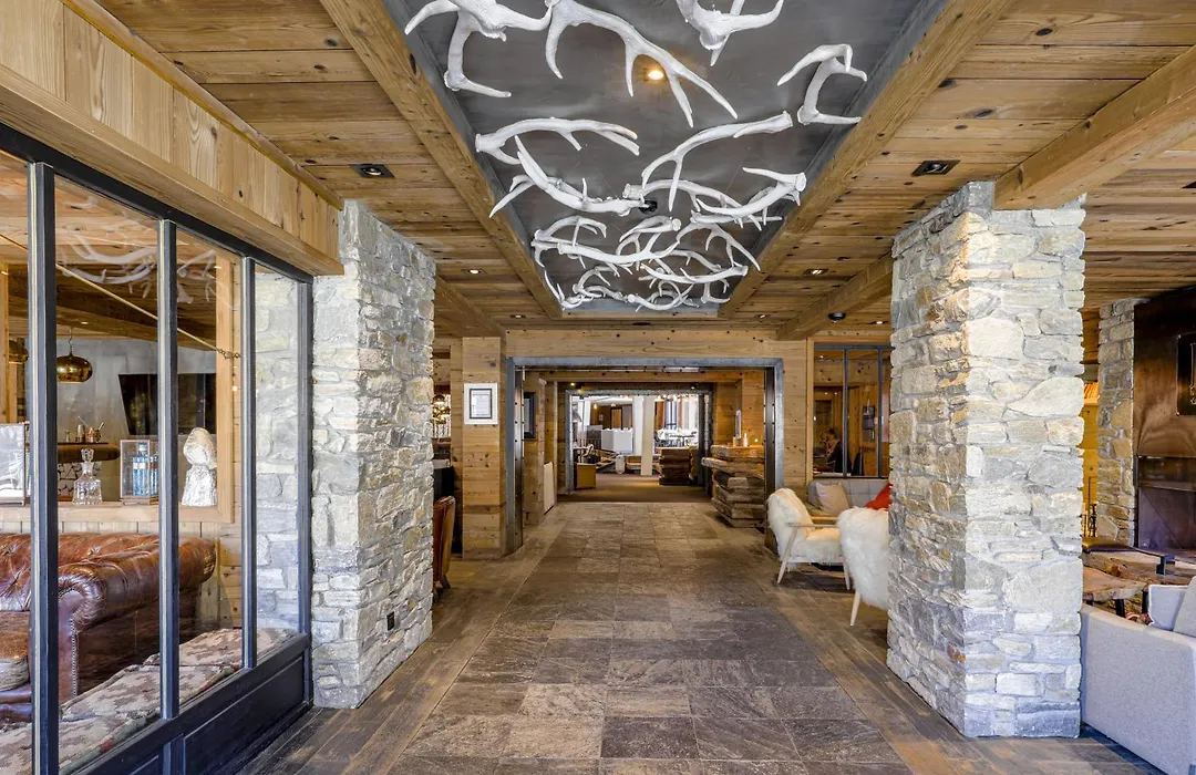 M De Megeve-1