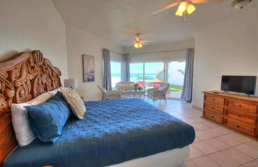 Las Palmas Resort-1