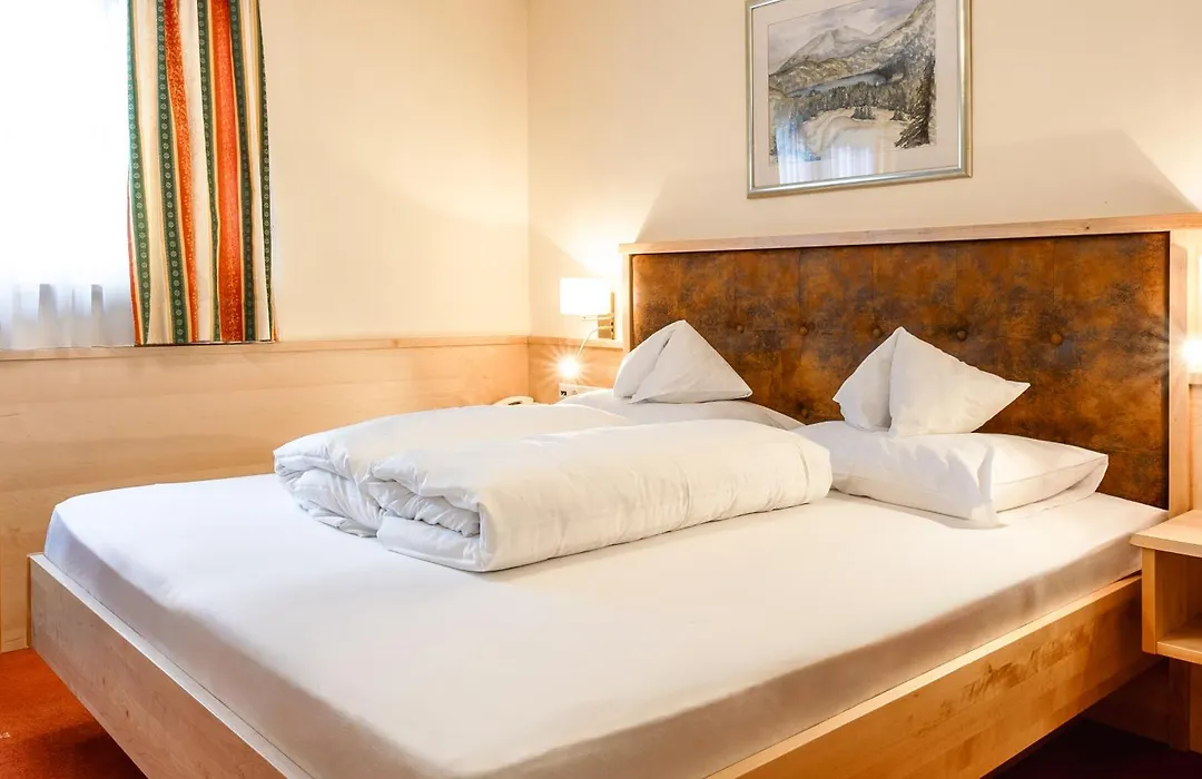 Schlosshotel Seewirt-1