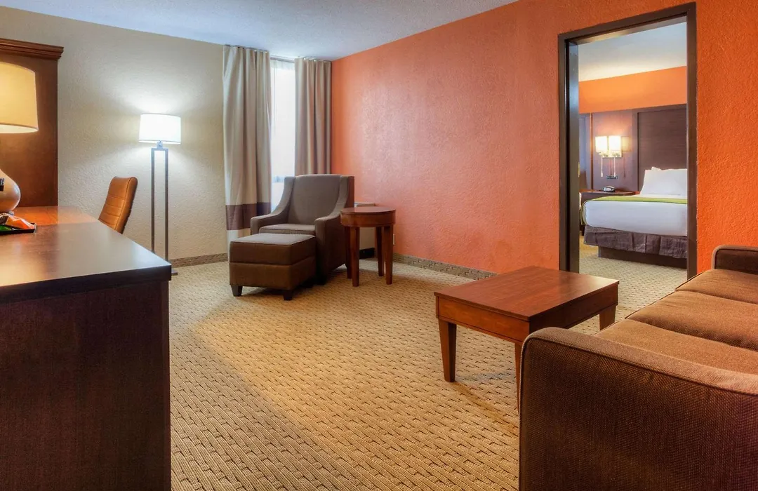 Comfort Inn & Suites Evansville Airport-1