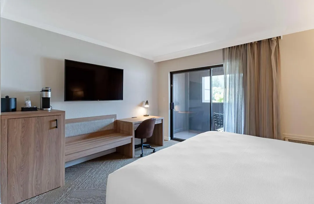 Best Western Plus Inn At The Vines-1