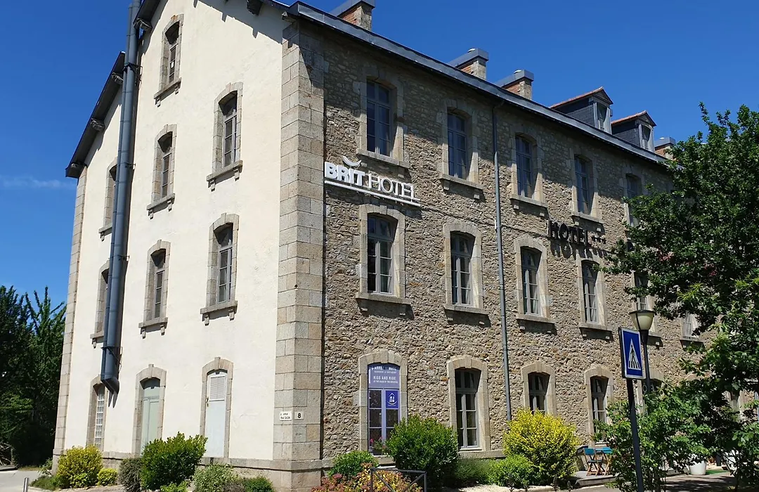 Brit Hotel Spa Le Connetable-1