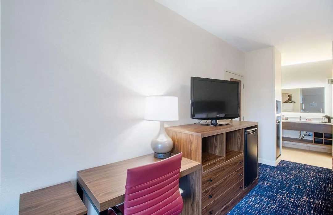 Econo Lodge Inn & Suites Foley-North Gulf Shores-1