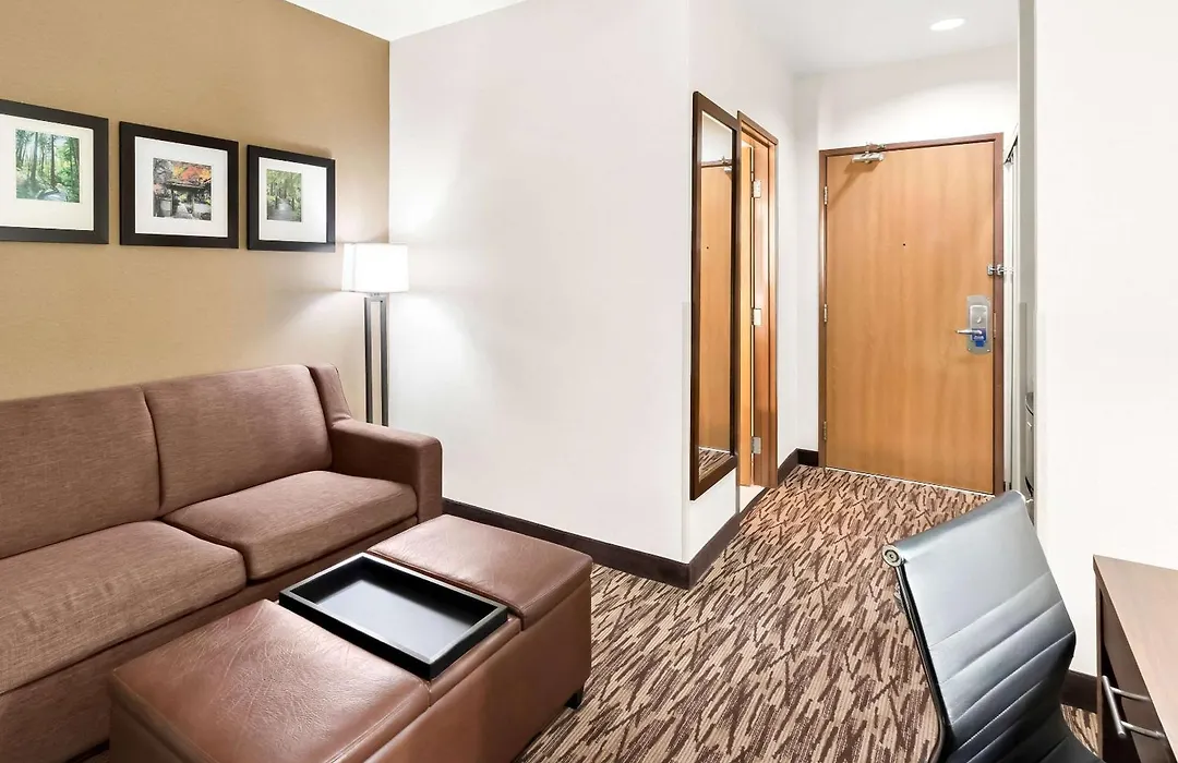 Comfort Suites Portland Airport-1